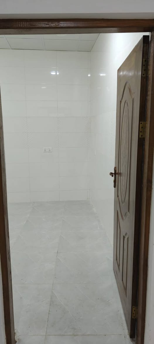 ⭕️ يوجد مشتمل للايجار 
في حي الدوانم المعمل __  قرب شارع المكاتب بالبدايه 

طابقين غرفتين وصاله واسعه ✅️

وباقي التفاصيل  الدخول للمشتمل ممر 

  💰 يجاره 275  ألف 

  للإستفسار أكثر *********** ☎️
