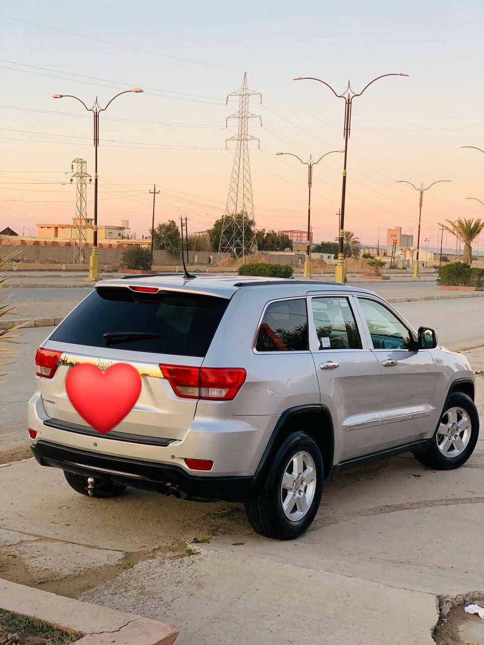 للبيع جيب لاريدو موديل 2012 رقم صلاح الدين انكليزي كير محرك شرط تخم تاير قبل اسبوع  سيارة جاهزة من كلشي السيارة مكفولة من الصبغ والضربة فقط بارد بلجاملغ الامامي شاشة كبيرة كامرة منضومه نزون كاملة  ***********
‏‪***********‬‏
