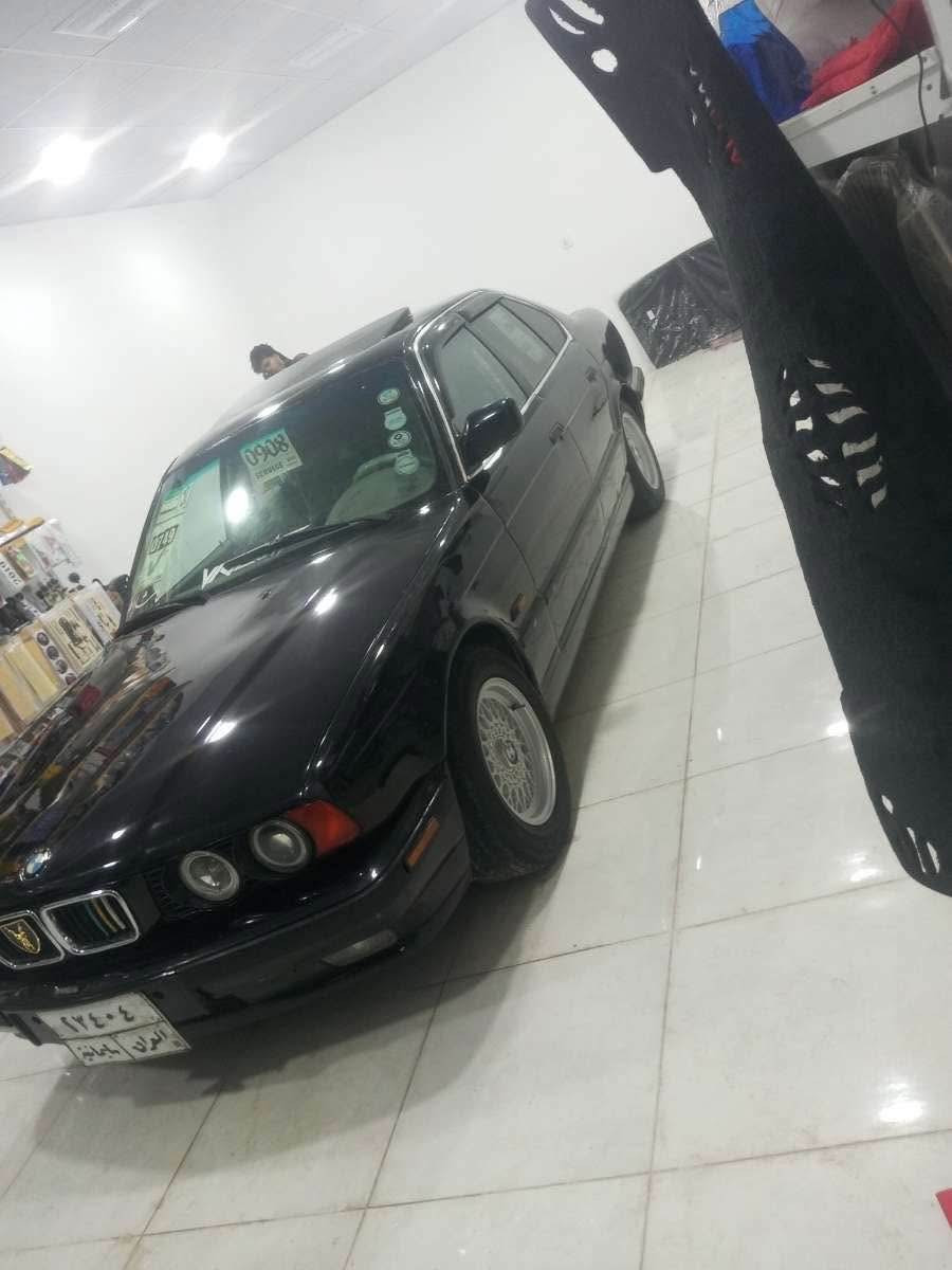 BMW520 
1990بۆفۆشتین
رەقم سیلمانی بەشەرتی تەحویل غەرامە
  پێش پان سلایت  جام کارەبا قوفڵ مەرکەزی     
تازە فرن کراوە     سارد❄️. گەرم مەزبوت  سعری56      ژمارە *********** شوین کەلار كالار, السليمانية
