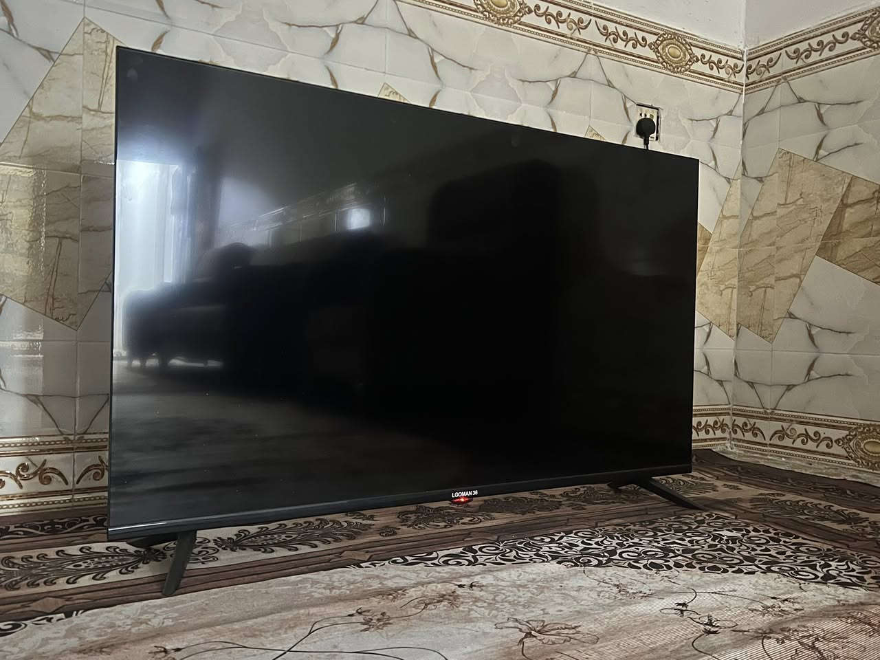 حجم 52
4K 
تدعم نيتفليكس سبوتوفاي المنصه 
دقه كلش قويه بالالعاب 4k 
صوت محيطي
***********
