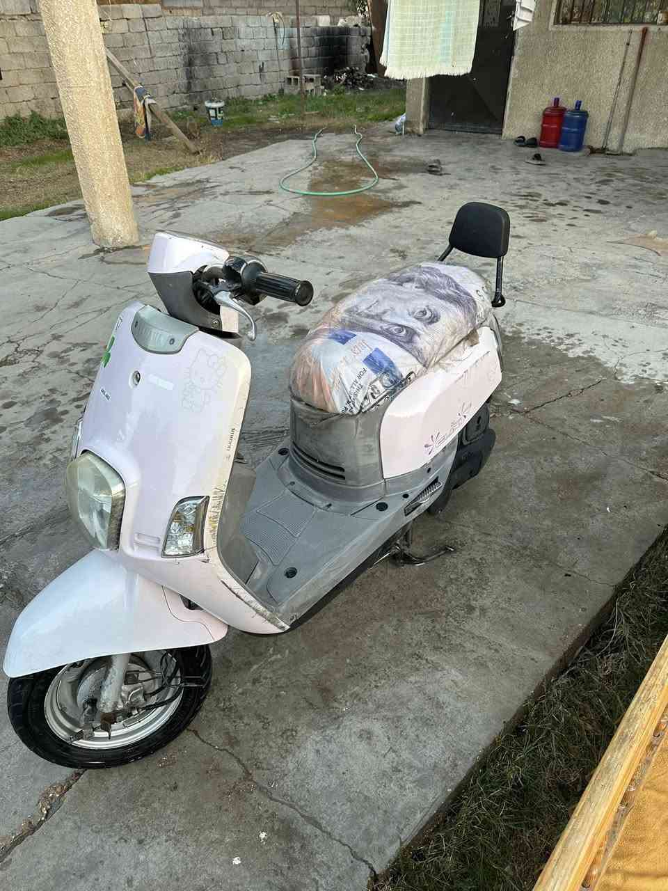 سلام عليكم دراجه البيع نضيفه مكينه بلاديه شلعه معدل فول سعر خاص*********** مكاني بغداد
