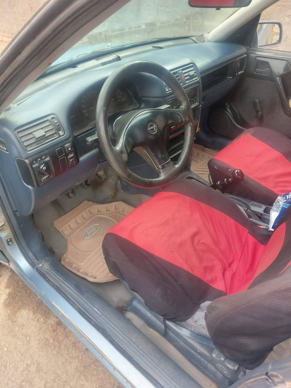 اوبل فكترا موديل 93 رقم بابل
مكينة مجفته صار 3 ايام والسيارة جاهزه من كلشي 
سنوية منتهية الصلاحية 
عنواني الديوانية/ غماس
سعرها 27
اليشتري شرط مداور ثاني يوم 
للأستفسار/ ***********
