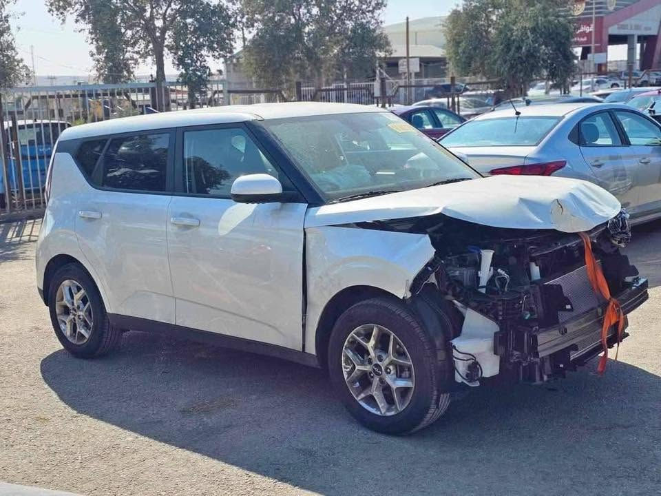 السلام عليكم كيا صول موديل ٢٣ رقم بابل بأسمي ماشيه ٤٨ الف كيلوا  محرك 2000 دوش مواصفات S سياره نظيفه داخل وخارج حادث سطحي فقط بنيد مبدل ***********
 مركز الحله
