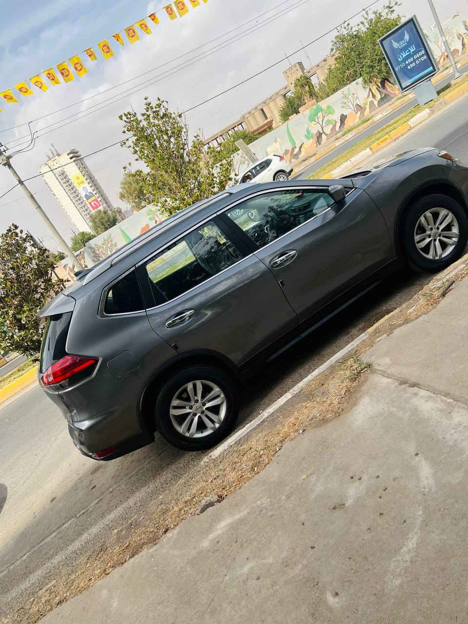 فرۆشتنی خێرا 
نیسان ڕۆگ 2017  مواسەفات sv گێر مەکینە تەبرید و بەناو کردن بەشەرت  پێنج پارەچەی هەیە تیزابی پێ کەتیە پەم کرایە بێ داخلی تەنها پێشی کەمێک هەیەتی بەشەرتی شانسی  .
شوێن هەولێر 
0751 765 48 58 أربيل, العراق
