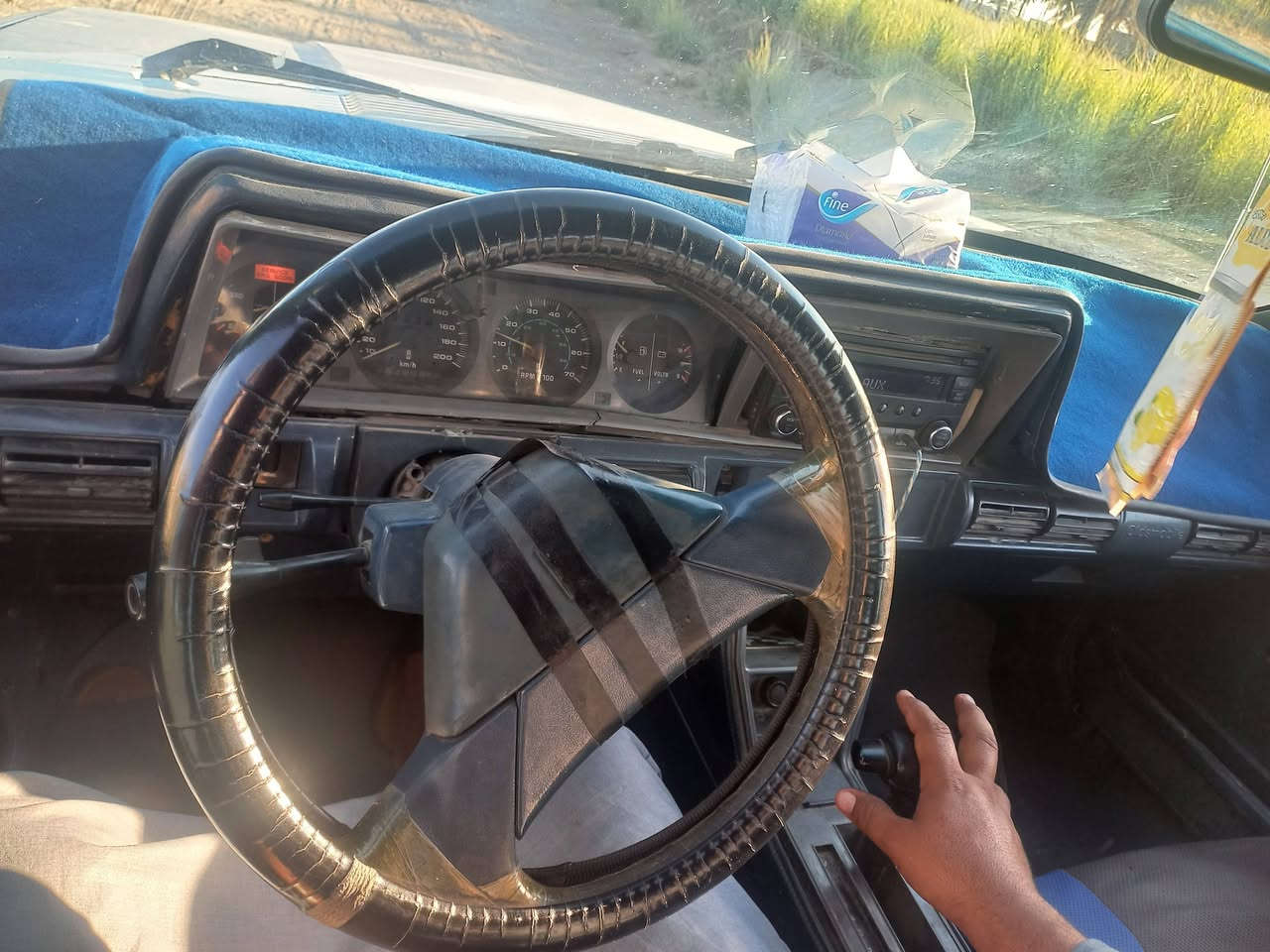 للبيع اولدز بغداد موديل 90بسمي محرك وكير جيد جداً 
مكاني گرمه سعر 37وبيها مجال هاتف ***********
