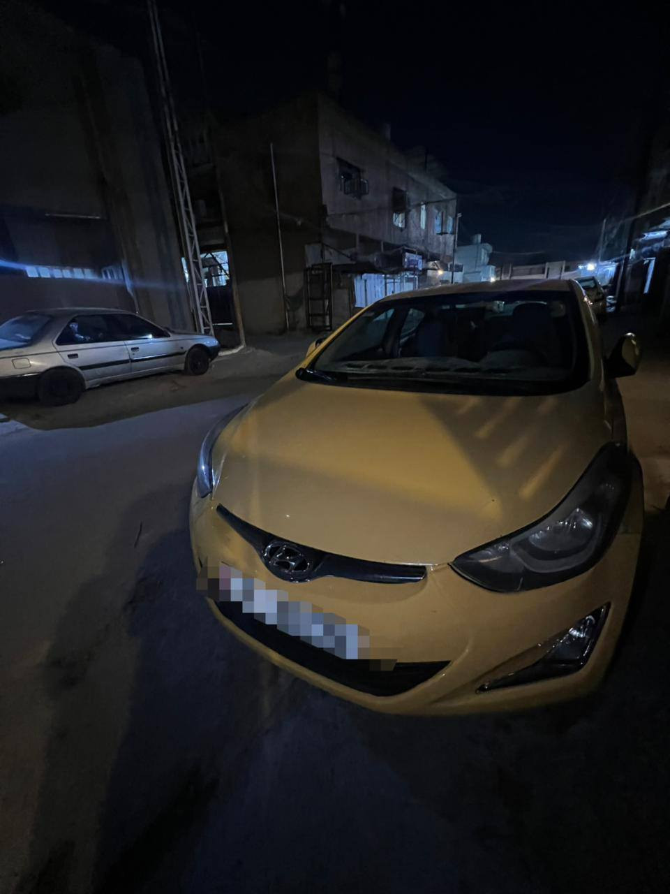السلام عليكم النتره للبيع موديل 16 مكينه  خير من الله محرك 1800رقم بغداد رقمه انكليزي العنوان بغداد حي سومر شارع المدارس  السياره باسمي تحويل ثاني يوم رقمي ***********8 بي وتساب سعره 105 وبيهه مجال تعال كلب وتدلل اكرمك حك الجيهه

