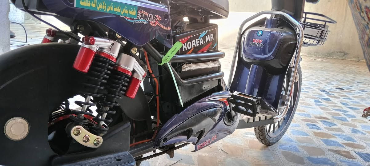 السلام عليكم 
ماطور شحن 5 باتريات 2024 حجم 20 بس الباتريات شويا اضعاف يعني 60% السعر 300 الف وبي مجال 
للاستفسار الاتصال ***********
