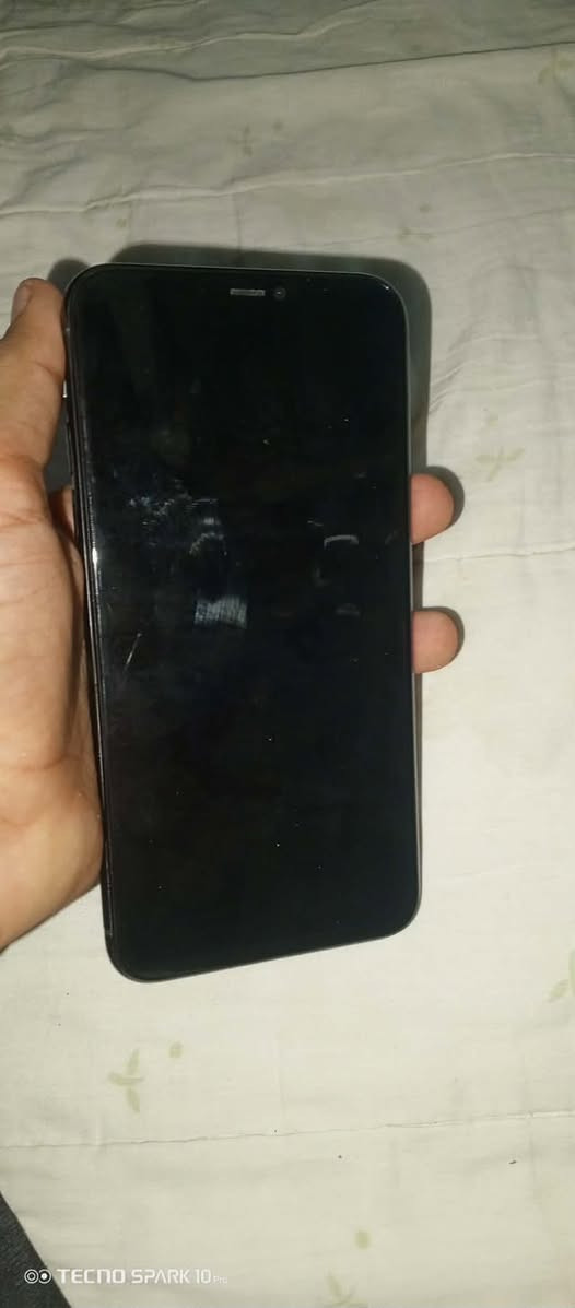 آيفون ١١ برو ماكس للبيع
ذ.٦٤
مبدل بطاريه وشاشة 
نسبة البطارية ١٠٠
شحنه حلو 
الضهر بي فطر 
فيس إيدي متوقف 
سعره ٢٠٠
للتواصل واتساب ***********
