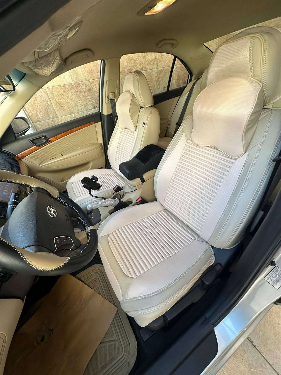 السلام عليكم من رخصت الادمن سيارة سوناتا للبيع ماشية سيارة 6000حقيقي مكاني البياع رقم ***********
