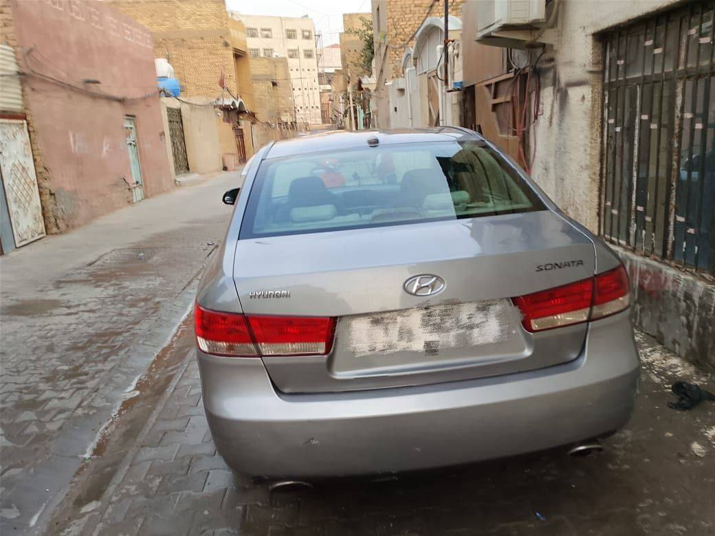 السلام عليكم
عندي سوناتا 2007 وارد امريكي 
حادثها جاملغ 
المحرك 3300
بيها ثلاث قطع صبغ 
بيها منظومه غاز 
السنويه جديده 2025
الرقم دولي 
بيع أو مراوس 
السياره بأسمي التحويل مُباشر
العنوان بغداد الشعله 
للإستفسار أكثر أما على الخاص او على الرقم التالي:
***********
