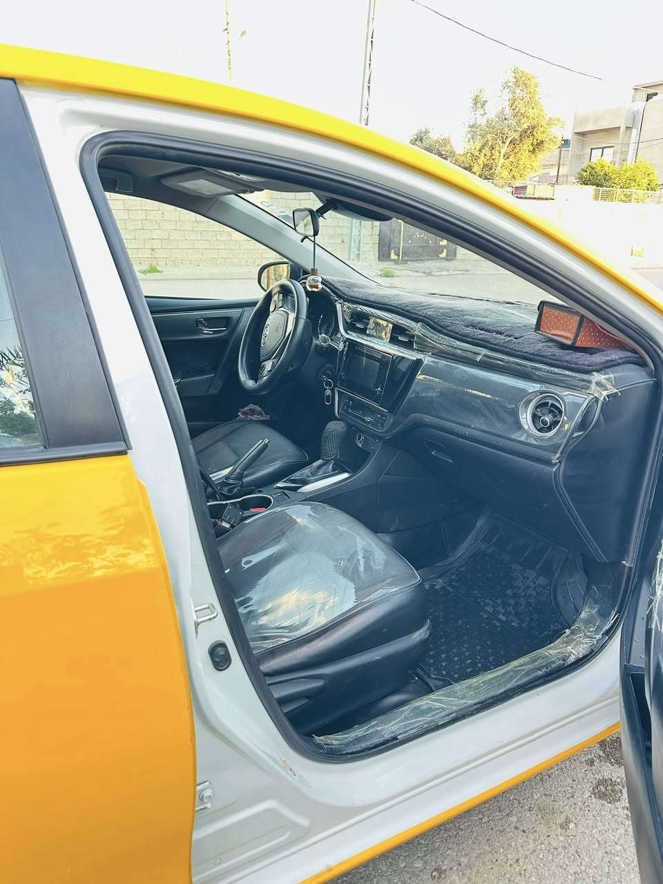 كورلا  للبيع موديل 18   بدون  حادث السياره كلين سعر السياره ع الخاص
رقم التلفون ***********
