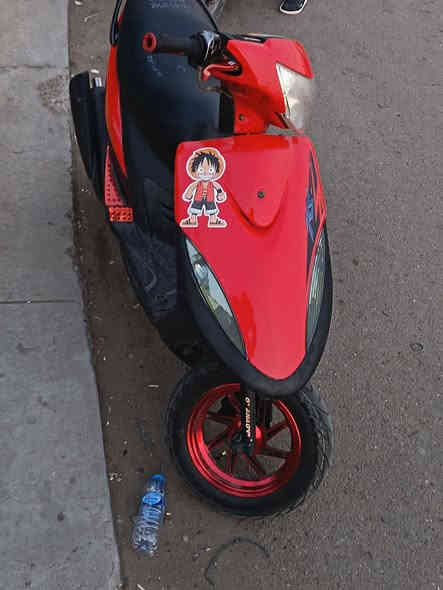 السلام عليكم  ماكس عدله للبيع او مراوس دراجه نضيفه مال بيت ما مفتوحه محرك نواقص الدراجه بريك الامامي وسلف شخاطه سعر 600 وبيه مجال مكاني الشعب رقم التليفون ***********
