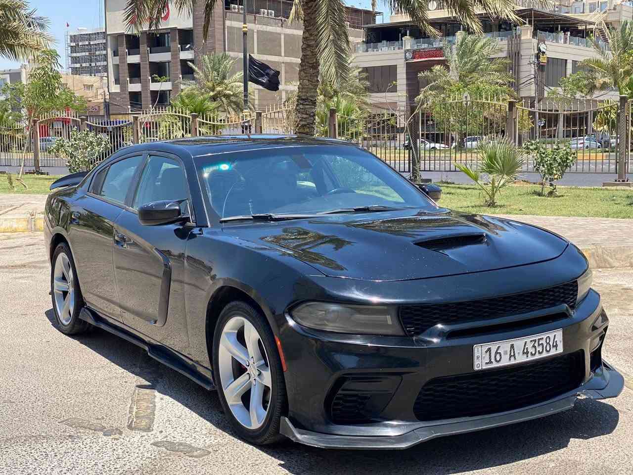 جارجر مديل 2017امريكي حادثه جاملغ خلفي فقط بدون داخل والسياره مصبوغه عام 
السعر 136مع مجال للأستفسار ***********السياره جاهزه حداديه تخم تاير تبريد محرك كير مكفولات محرك 6سلندر 3600مواصفات تحكم استيرن بصمه تشقيل بصمه ابواب تشقيل عن بعد رقم دولي بأسمي مكان كربلاء كربلاء, العراق
