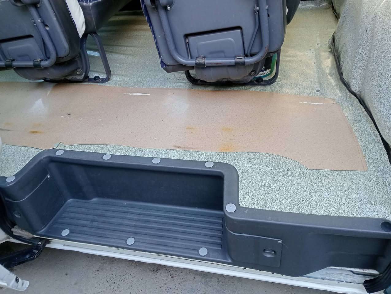 سلام عليكم نيسان يورفان البيع السيارة مكينة جديدة *********** السعر 130 وبيعه مجال
