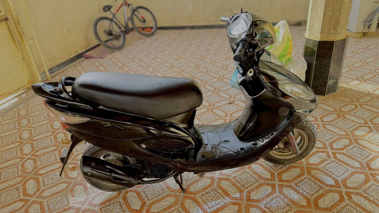 السلام عليكم
كامكو V2
موديل 2014 
مكينتها 150 مو 125 
الدراجه نضيفه وماعوزها اي نواقص
مكاني (الغراف) 
  ***********
