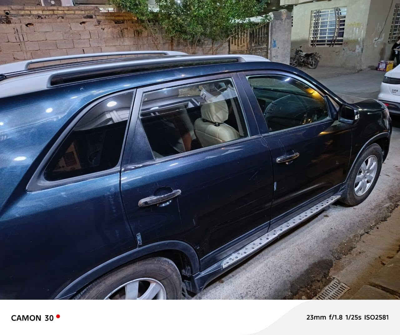 سورنتو موديل 13 محرك اربعة سلندر 2400 مواصفات سيارة عادية  كامرة خالفية حساس خالفي شاشة بيهة تبديل جاملغ الايمن مع البنيد مع صبغ سيارة للجمالية مع العلم محرك مجفت ستندر لي صير قسمتة ياخذلهة سونر يفحص سيارة يم الفيتر يالة ينطي فلوس رقم تلفوني ***********
