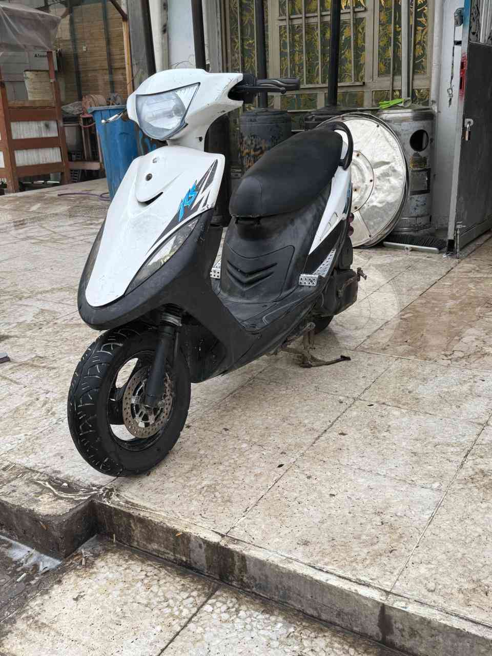 سلام عليكم
دراجة ماكس عدلة للبيع 
مكاني بغداد مدينة الصدر
سعر 550
***********
