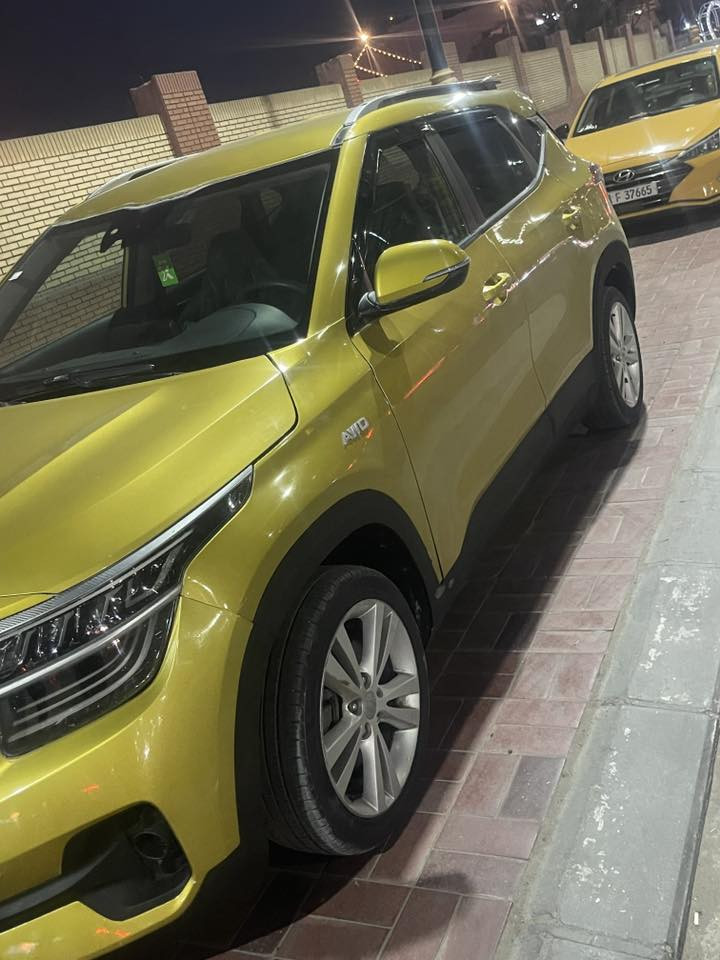 السلام عليكم كيا سليتوس امريكي موديل 2023 محرك 2000 موصفاتها شاشه كامره تحكمات تدفئه تبريد كشنات رادار تبريد قطعتين جاهزه لأخير السياره منفيس بعدهي ما مسجله راعيها ابو المنفيس متوفي فقط كفاله من الكص والعشاىر السعر 80 ورقه لاستفسار***********
