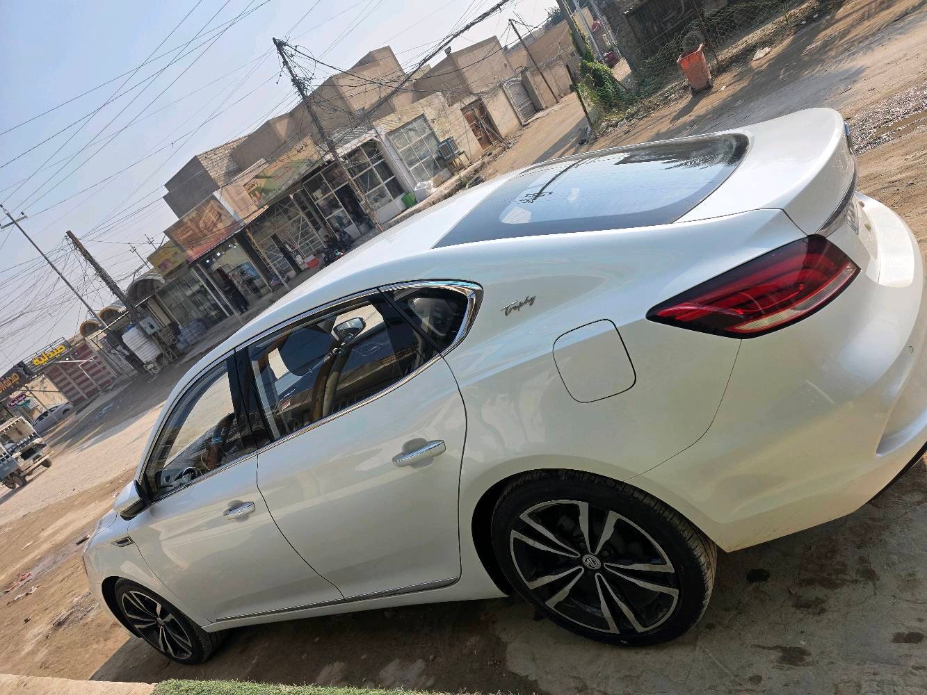 للبيع او للمراوس
السعر 112 مجال قليل جدا
مكان السيارة النجف 
موديل 2022 عداد 40 الف كيلو
اMG6 الفول مواصفات
رقم بغداد الجديد
محرك 1.5 تيربو
ناقل سرعة دبل كلتش7 سرعات
قوة المحرك 169 حصان
عزم الدوران 250 نيوتن / متر
مصابيح نهارية LED
مصابيح خلفية LED
مرايا كهربائية
اشارات في المرايا الكهربائية
مرايا قابلة للطي بشكل الكتروني
مقود جلد
مكابح توقف الكترونية EPB
مكابح انتظار الكترونية Auto Hold
نظام الثبات الالكتروني ESP
نظام توزيع قوة الكبح EPD
نظام مكابح المنعطفات CBC
نظام مراقبة ضغط الهواء في الاطارات
تكييف الكتروني ثنائي المنطقة
نوفذ كهربائية مع فتخ واغلاق اوتوماتيكي
مثبت سرعة 
ناقل سرعة في المقود ( بادل شيفتر )
بصمة
مسند يد خلفي مع حامل اكواب
مقود قابل للتعديل
شاشة 8 انش مع كاميرا
بلوتوث
مداخل USP مع شاحن
مداخل كهرباء 12 فولت
                                                           Android Auto                                                    
                                                        Apple Car Play                                                 
تحكم بالمقود
حساس خلفي
شاشة عدادات 3.5 انش
عادم مزدوج ( دبل اكزوزت )فتحة سقف
دوسات بنزين وبريك معدنية رياضية
ارضيات MG
ويل كب 18 المنيوم
اطارات بروجستون
مقاعد جلد
مقعد سائق كهربائي ب6 حركات
6 وسائد هوائية
نوفذ كهربائية مع فتح واغلاق اوتوماتيكي لجميع النوافذ نظام الاضاءة التلقائية
اغلاق النوافذ تلقائيا عن قفل السيارة
ضمان 6 سنوات او 200,000km ايهما اقرب
للاستفسار
***********
***********