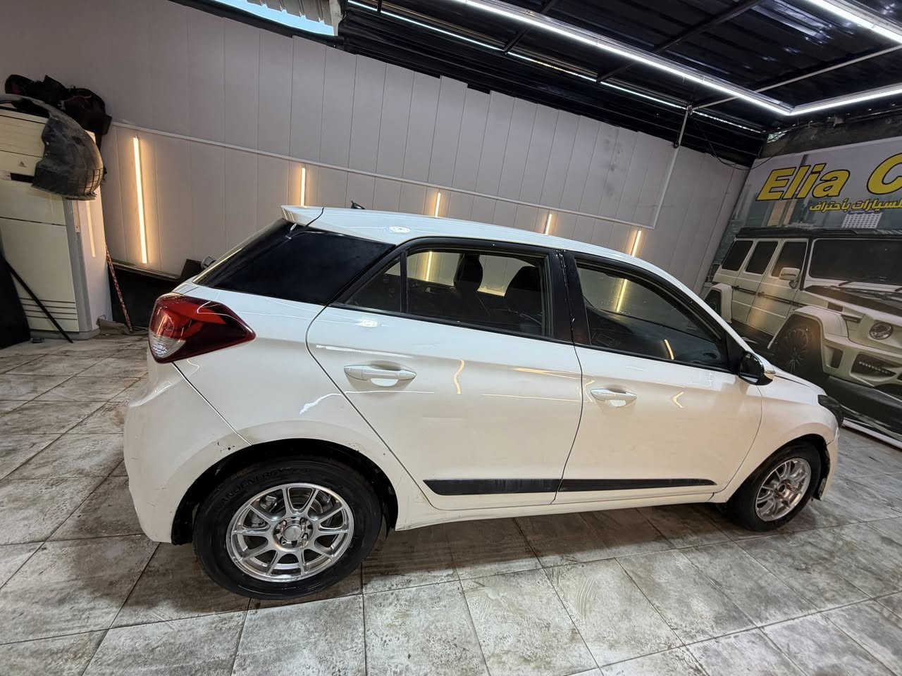 السلام عليكم 
هونداي اكسنت هاج باك
وارد خليجي
موديل 17
رقم بغداد تحويل مباشر
مكينه كير خير من لله
حداديه تخم تاير
تبريد ثلج
سياره نضيفه ومتذب عليه ربع اقتصاديه 
داخله نضيف
بيه صبغ ثلاث قطع رش اثر شخوط فقط
السعر84 وبيه مجال  او مراوس ترهم قسط بس كون مقدمه زينه
مكاني بابل ***********
