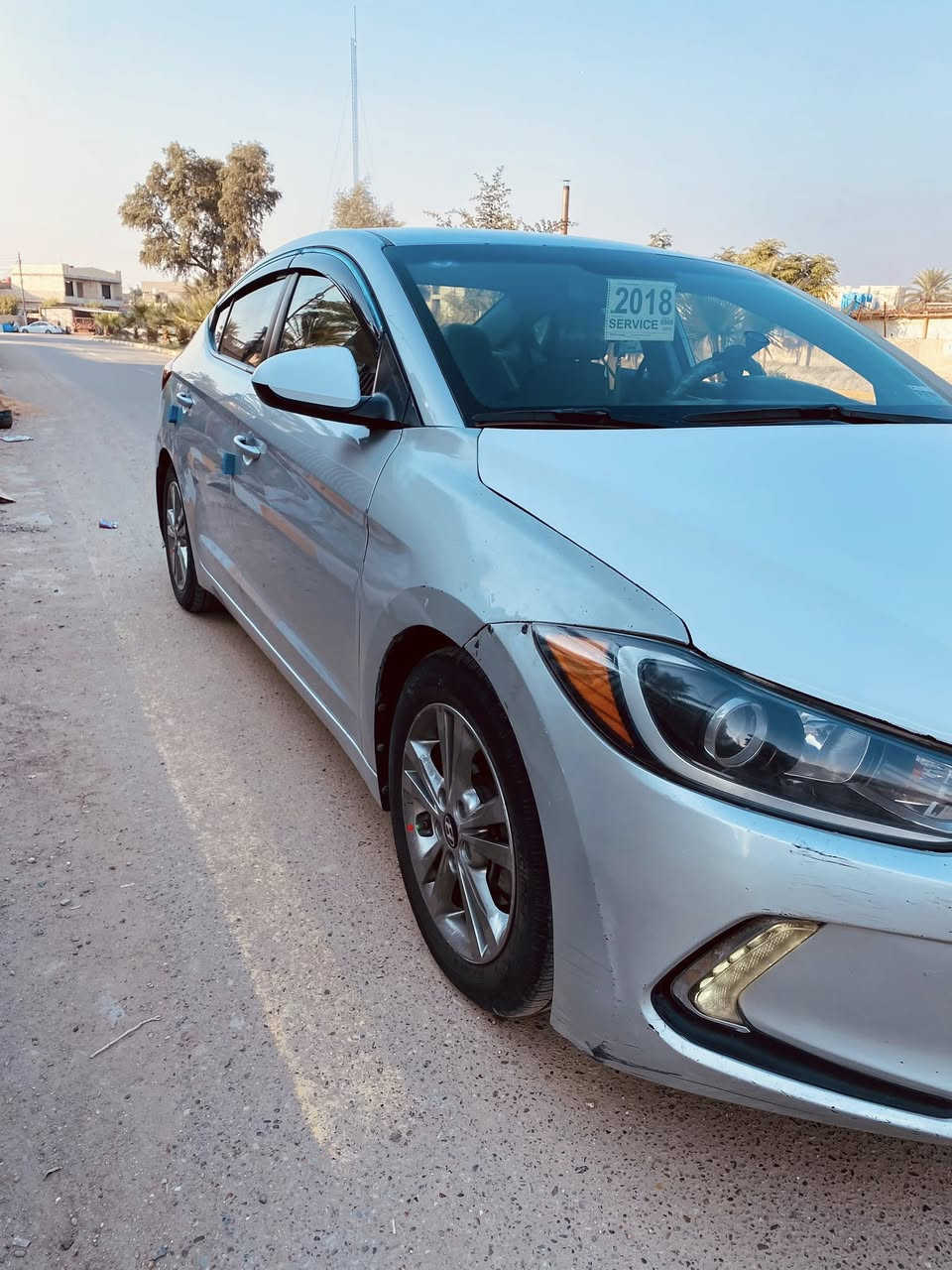 يالله السلام عليكم إلنترا موديل 2018 رقم بغداد الإنكليزي أمريكي حادثها جاملغ وبنيد بدون اي دواخل مكينه 2000 دوش وكير كفاله حداديه جديده هزه وسنويه جديد 
بيها رشات صبغ اثر جراد قطره معجون مابيها   تخم تاير جديد تبريد شرط 
سياره احلى من الصور  
السعر ١١٥ وبيها مجال للشراي 
المكان المحموديه 
***********
