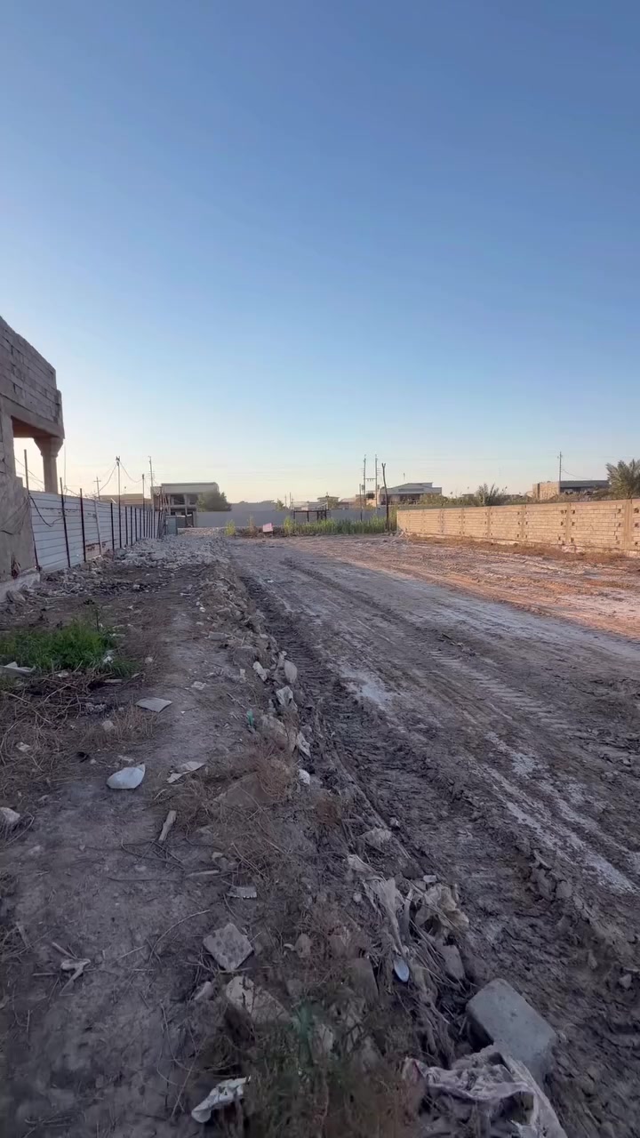 السلام عليكم قطعة ارض للبيع مساحة ١٦٠٠
جنس العقار ١١٧
الموقع الدوانم شارع ال فريجات ***********
