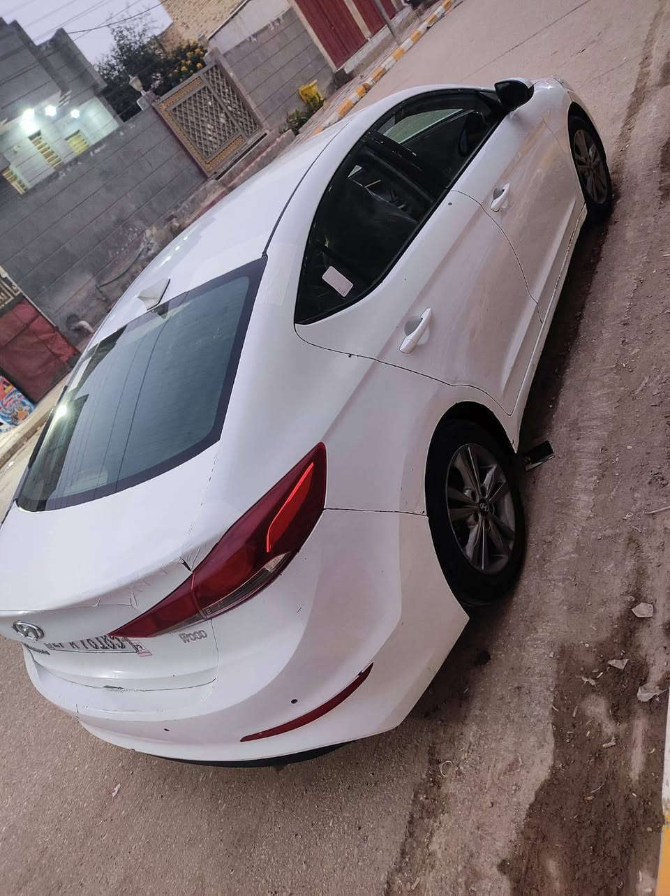 السياره للبيع موديل 17امريكي رقم ذي قار ليبل واحد ظربته حافت البنيد وجاملغ مكينه كير حداديه تبريد جاهزه اتصال ***********
