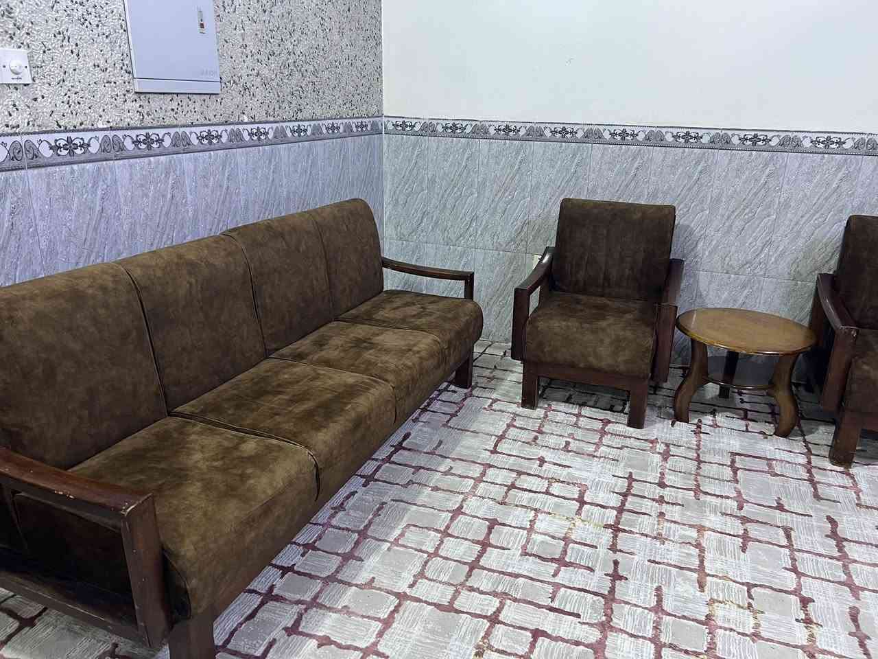 سلام عليكم قنفات تكمه للبيع 12مقعدسباب البيع لئن مكاعدات بل حولي يرادله ديوان وسعر 275وبي مجال وهاذه رقم واتساب وموجود بل مازنجر ***********
