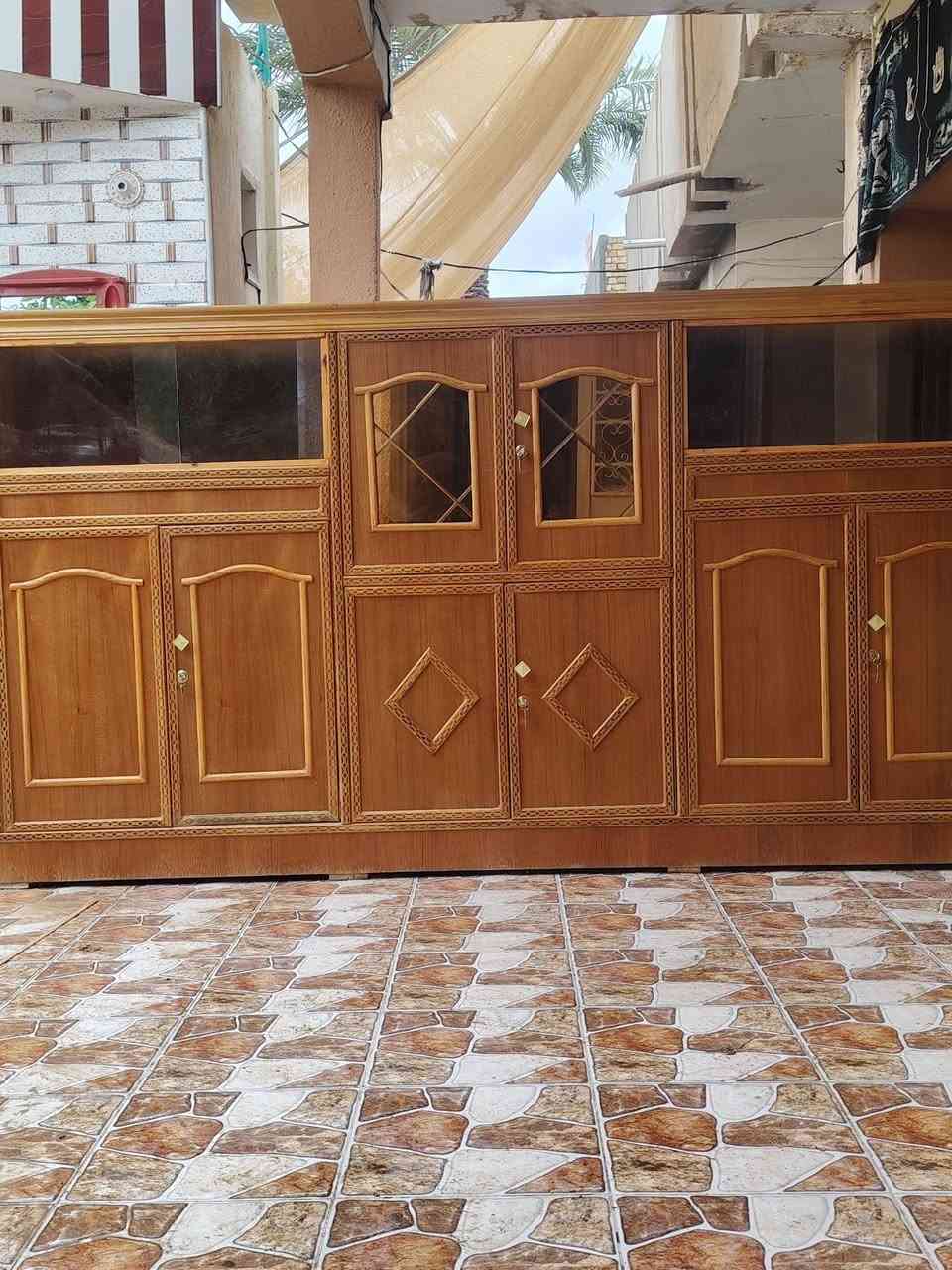 بوفيه مترين ونص مستخدمه قليل نضيفه واتساب ***********
