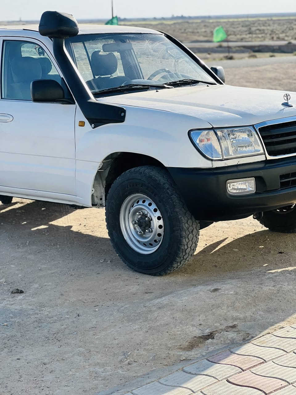 سلام عليكم سيارة لاندكروز موديل 2004مكفوله من الضربه سيارة نضيفه كلش اكثر من الصورة كير اوتماتيك كير او مكينه مكفولات علا الشرط السعر 110 او بيه مجال مكان النجف ناحية الرضوية ***********
