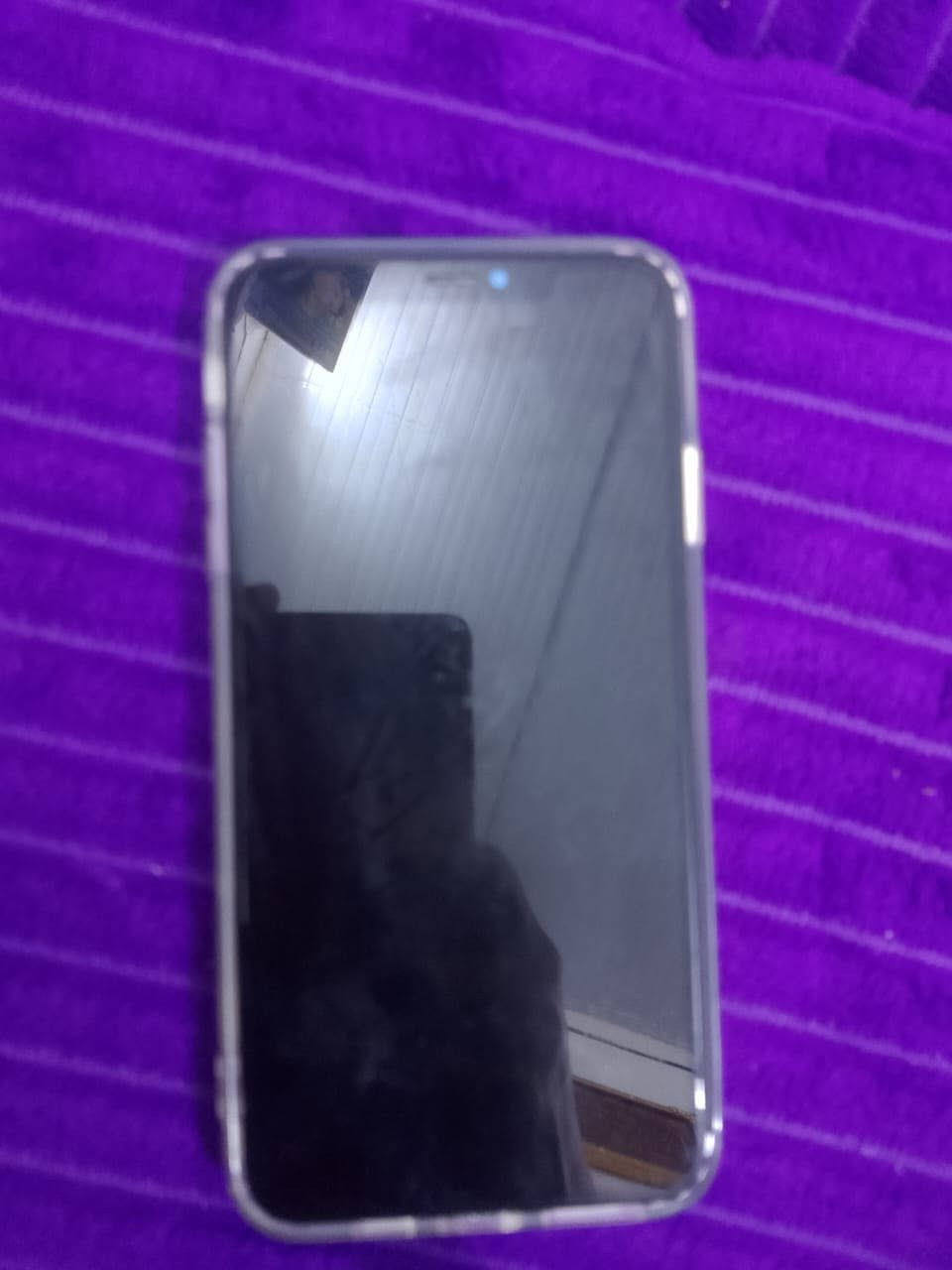 آيفون اكس إس ماكس للبيع أو مراوس جهاز نضيف مبدل شاشه وبطاريه اصليات ذاكره 256 بطاريه 100 فقط كامرات ما يشتغلن السعر 220 ألف وبيه مجال قليل للبيع أو مراوس مكان ناصريه مركز الرقم ***********
