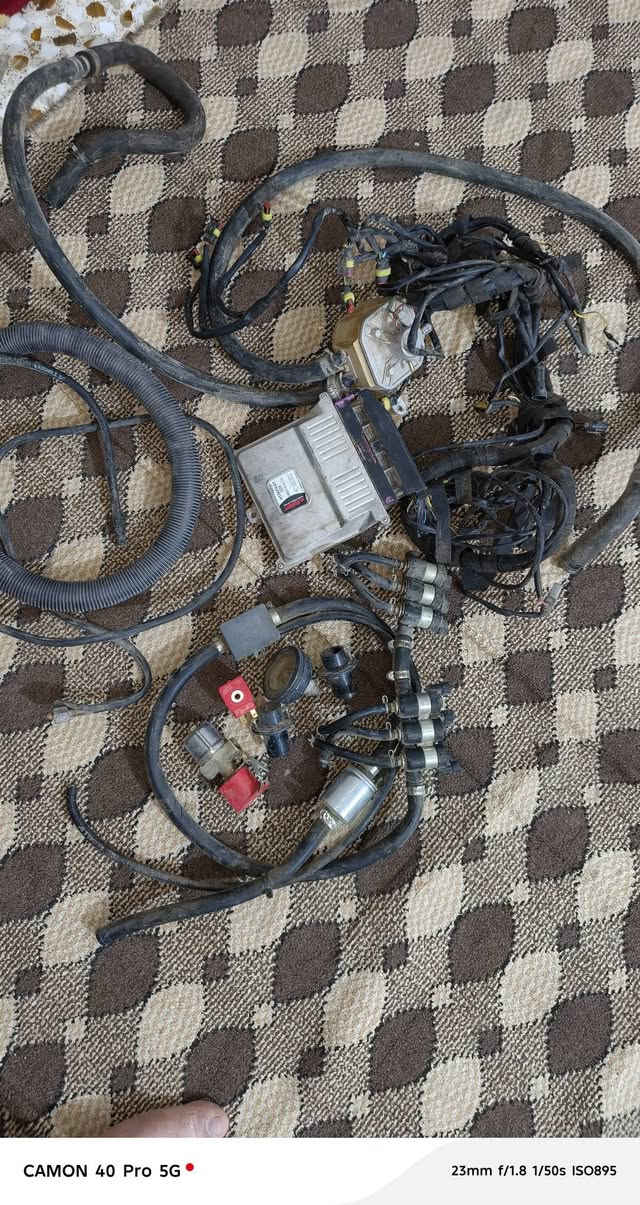 متوفر منظومة غاز للبيع
6 سلندر خزان 60لتر
نضيفة جدآ سعر 300
العنوان كربلاء 
***********
