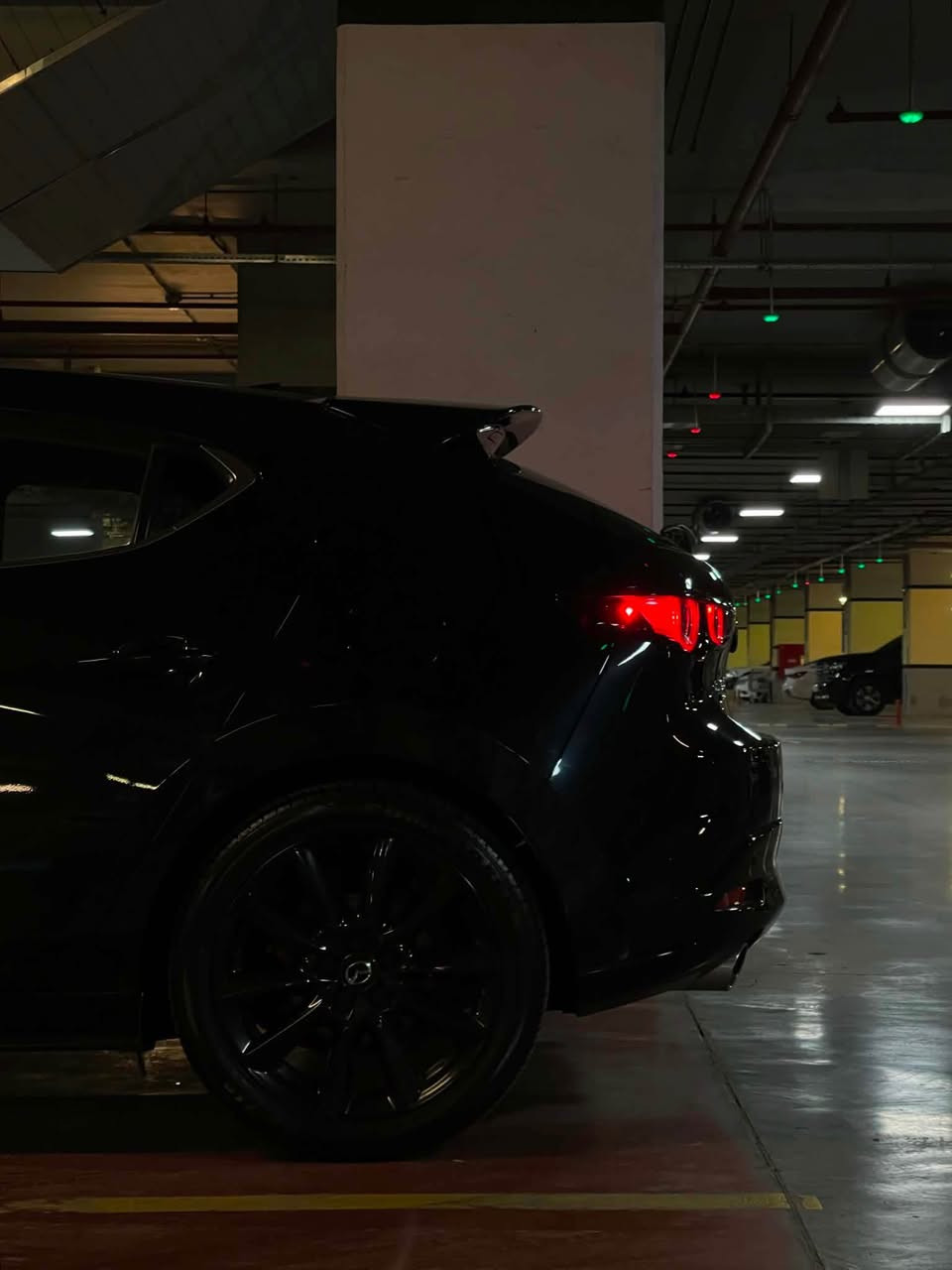 2021 Mazda 3 premium plus hatchback
مازدا ٣ پریمیەم پڵەس ٢٠٢١ هاچباک
مەکینە ٢.٥ تۆربۆ 
دەبڵ ئەکسل AWD
قەپات مواسەفات:
کامێرا ٣٦٠
ڕادار و سێنسەر و ئەوتۆ ستۆپی پێش و دوا
خەتی جادە
داتاشۆ
سڵاید
١٢ مکەبەرەی بۆس 
فڵچەی جام ئەوتۆ 
لایت ئەڵقە و ”Adaptive LED”
ئەوتۆ فول
ناو سوور
کوشن جلد
کوشن خەزن 
کوشن هیتەر
سوکان هیتەر
ئاوێنەکانی دژە فوولە
چوار جام ئەوتۆ
تەبرید دوو زۆن
پادڵ شیفت
دەبڵ سپۆیلەری لەسەرە 
٤٣هەزار کیلۆمەتر ڕۆشتووە 
تەنها بۆنید بۆیاخ 
دوو پەڵە ساردی هەیە
ئێرباگ سوکان و داشبل سیستمە
قرچێکی شانسی هەیە
سێرڤسی کامل کراوە و بێ نوقسانیە.
گێڕ و مەکینە و کارەبایات و تەحویل و وەکالە و غرامە و هەموو شتێکی بە شەرت بە ناوی خۆمەوەیە.
***********
*********** السليمانية, العراق
