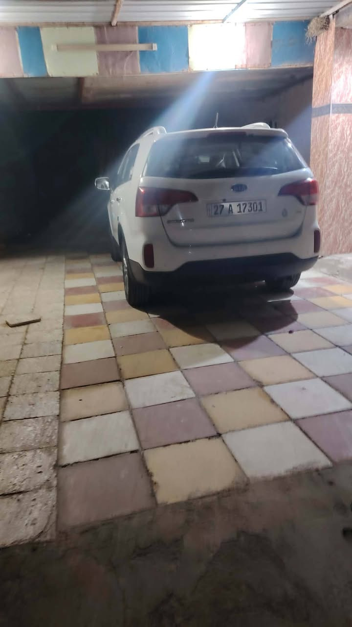 سورنتو موديل 2015 خليجي 6 سلندر فول عدا البانوراما رقم ذي قار دولي بسمي تحويل ثاني  كفالة عامه السياره جاهزة مكينه وكير وتخم تاير حداديه مابيها نقص السعر 215 وبيها مجال بسيط مكاني الشطرة الشراي يتصل على الرقم ***********
