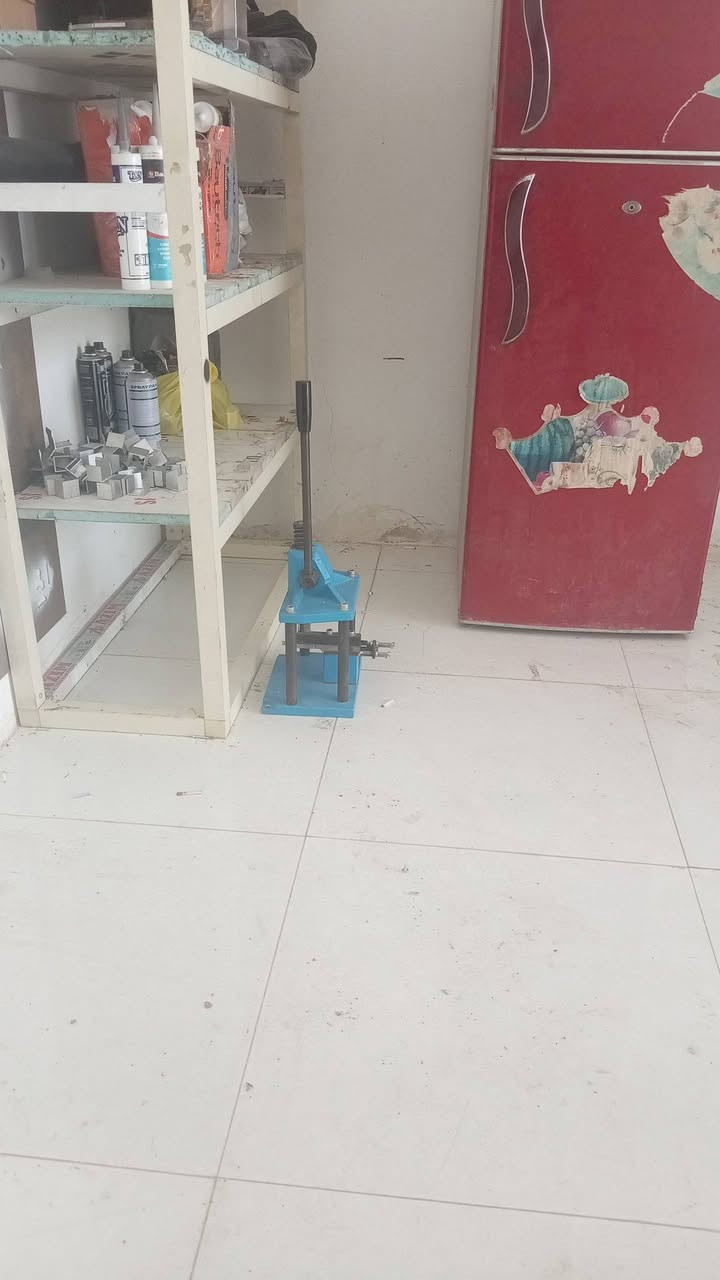 معمل للبيع بغداد الاتصال على ***********
