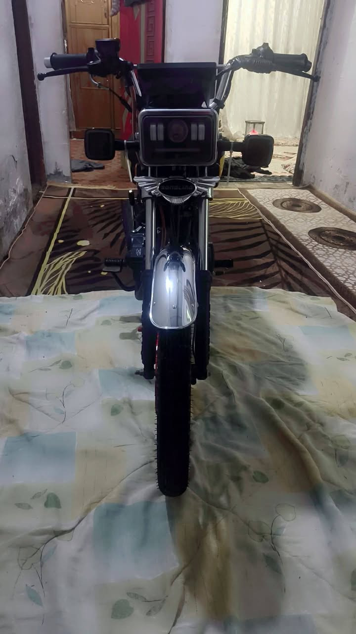 سلام عليكم مكلف بل نشر دراجه 26دراجه عله وضع لشركه دراجه حلوه مرتبه مكانه صويره سعر الدراجه 850وبيه مجال للطيبين وهاذه رقم راعيه ***********لي يريده بي خير ودلل
