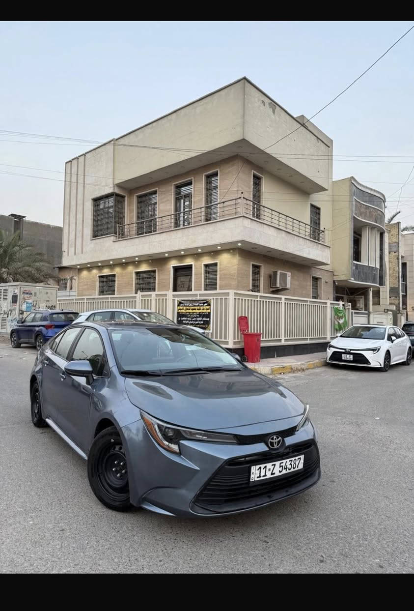 السلام عليكم من رخصت الادمن 
كورلا 2024 فئة LE  محرك 2.0 السياره عميه بدون مواصفات سياره حلوه ونصبه حلوه ماشيه 15 الف ضربته من كدام ما واصله للمحرك ابد  وعندي هاي ضربه بالجاملغ الخلفي موجود بالصور هاي جديده وضربه خفيفه سياره كلش حلوه طسته ناعمه مع  تبديل او ادامه بسيطه للسياره، (تخم تاير دهن دسكات ادامه كامله ) رقم بغداد جديد وسنويه باسمي 
السعر 170 وبيه مجال 
مكاني بغداد حي القاهره 

***********
