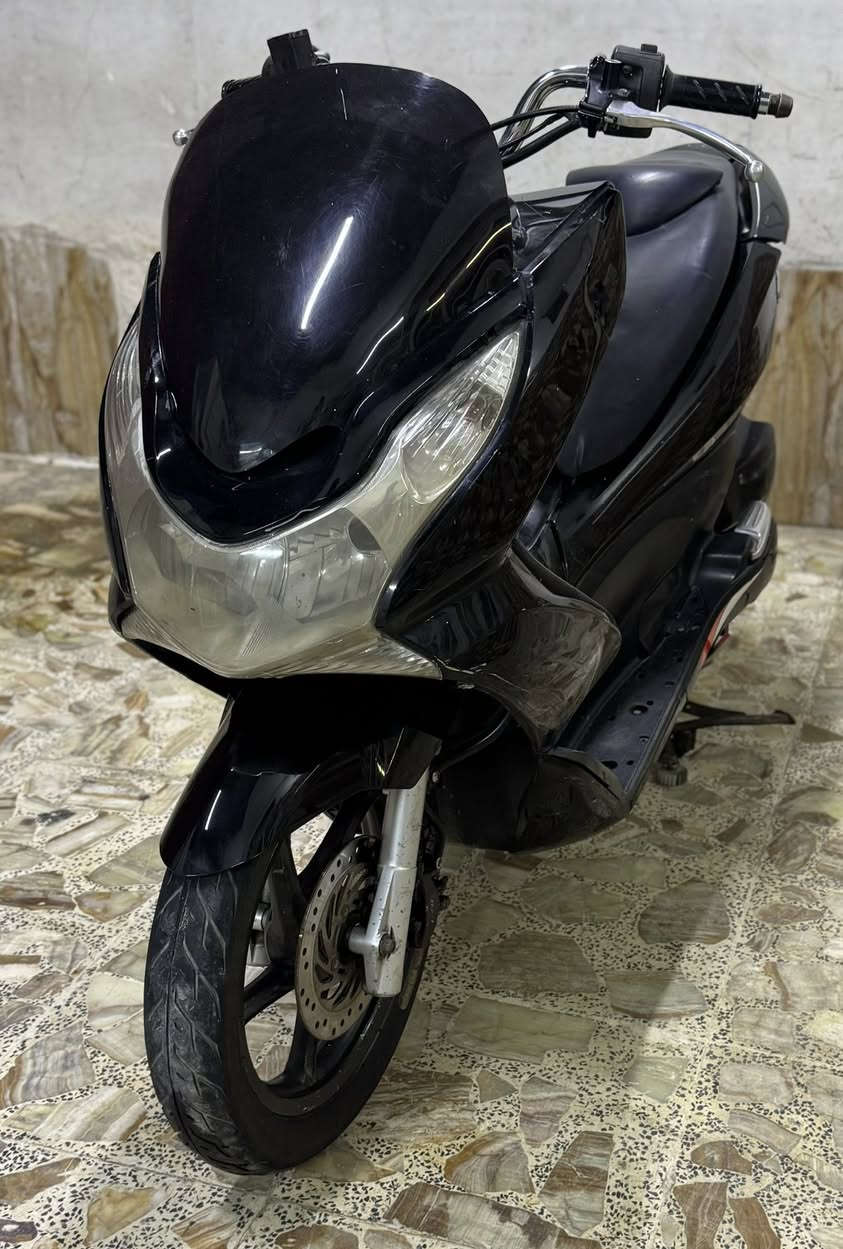 سلام عليكم دراجه بي سي اكس جيل اول دراجه جديده لوك شلعه معدل فول دراجه نضيفه او ما بيهه نقص برغي تايرات دبلات جدد مكينه ناعمه  مكفوله كفاله عامه اوراق موجوده سعر مليون او١٠٠ بغداد المشتل ***********
