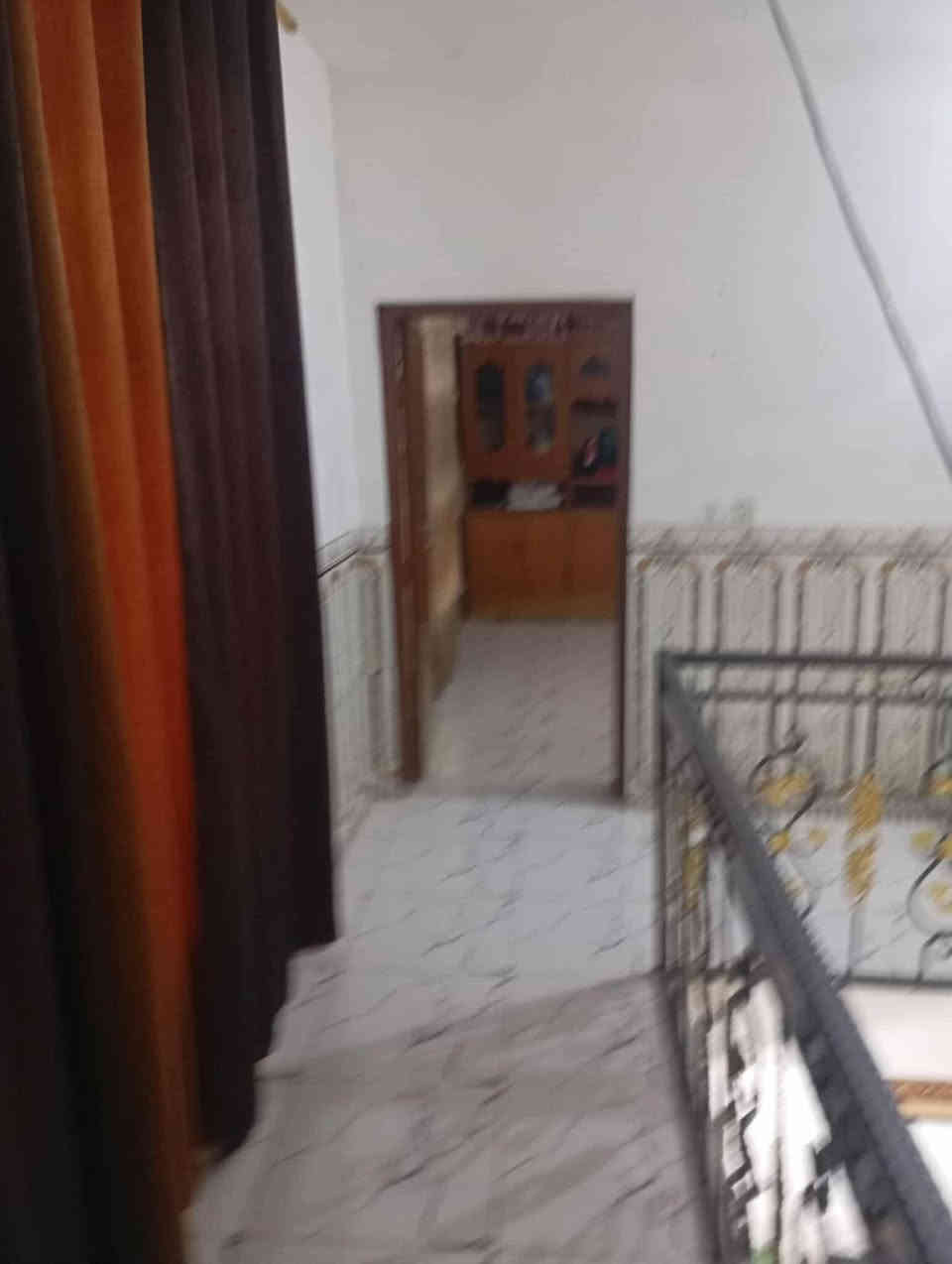 الدار للبيع المساحه 100 م طابو زراعي سند 25 العنوان زوير الغربي على شارع الكفائات الرابط طريق كربلاء مع شارع الشط الواجه 10م النزال نزال 10م يحتوي غرف نوم عدد 2 هول وصاله ومطبخ صحيات داخليه وخارجيه بأسم أبو الكاع الشارع عرضه 10م يوجد برينه للسبتتنك ميتعبك بالسحب السعر 90 مليون 
علماً البيت حديث 7 سنوات عمر البناء
سجل 50
***********
رقم صاحب الدار
