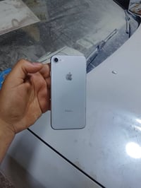 ايفون ٨ ٦٤ • بطارية ١٠٠ • شطره