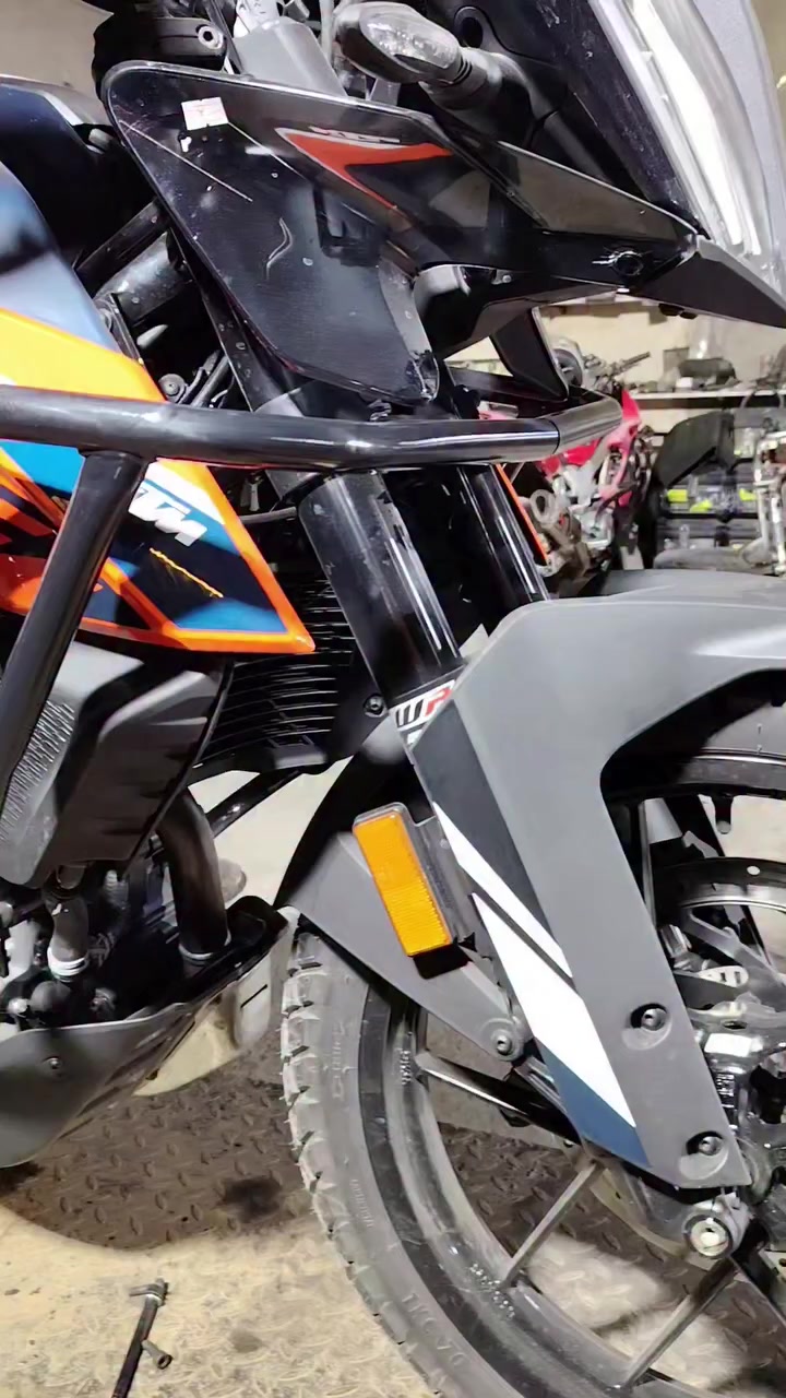 تعديل ktm 390 شغلنه صار عليها قواعد جنط ودرع حمايه
وسيبايه خلفيه
اخوكم امين ياماها لتعديل وصيانه دراجات نارية
بغداد تاجي مصابيح
*********** للحجز والاستفسار التواصل واتس اب
