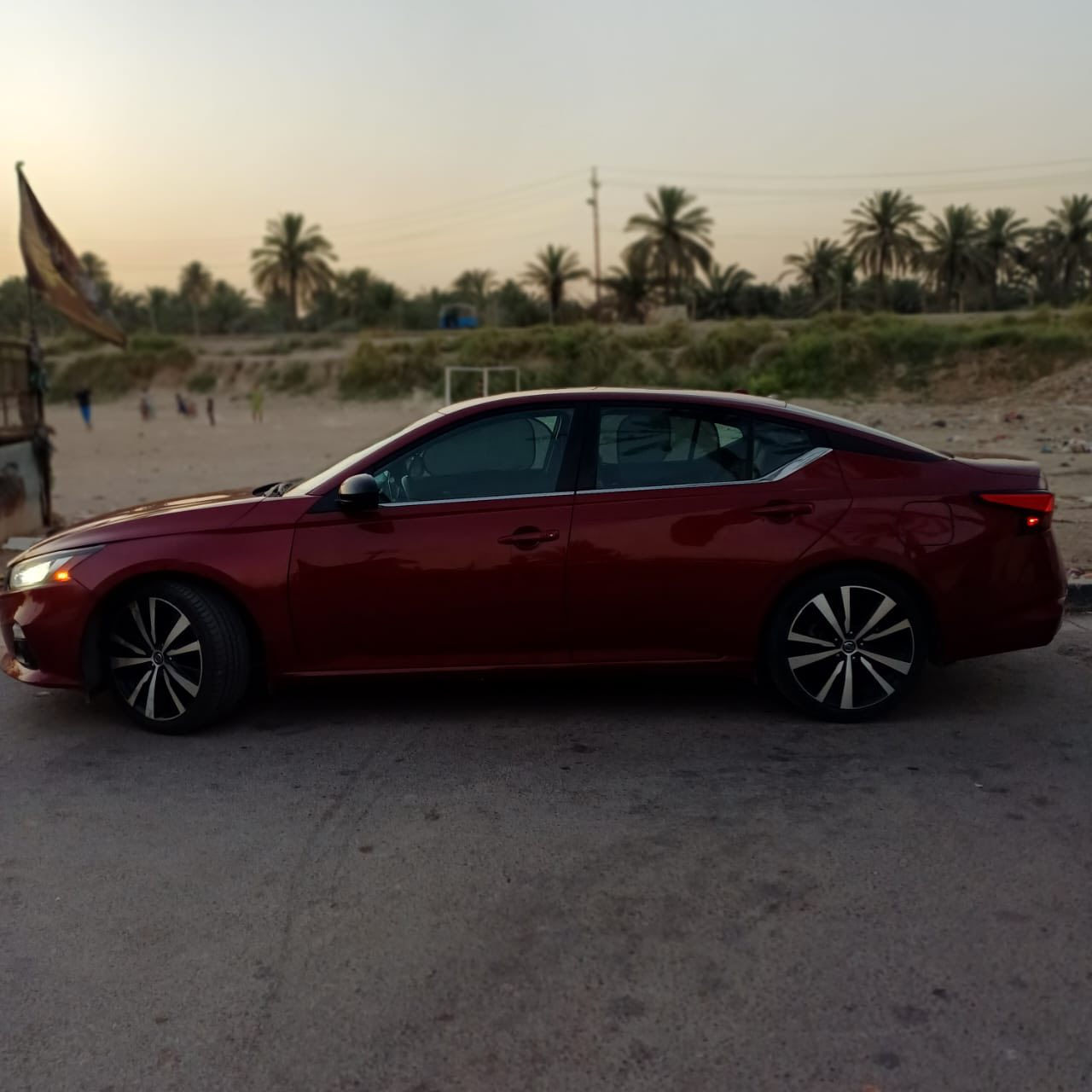 السلام عليكم 
التيما 2021 احمر 
 ضررها :
جاملغات امامية وبند والغد الايسر كامل فتح من البنط 
المواصفات :
 بصمه 
تشغيل عن بعد  
 نظام صرف الوقود الاقتصادي
 مانع انزلاق و ABS 
تحدید مسار 
رادار امامي وخلفي وجوانب 
نقطة عمياء
 توقف ذاتي 
شاشة كبيرة
 كاميره
  ويل كب 19
 *ماشيه 104000km مرقمه بغداد سعرها 14500$ وبيها مجال تحويل مباشر السياره باسمي 
رقم : 
*********** 
*بي واتساب
