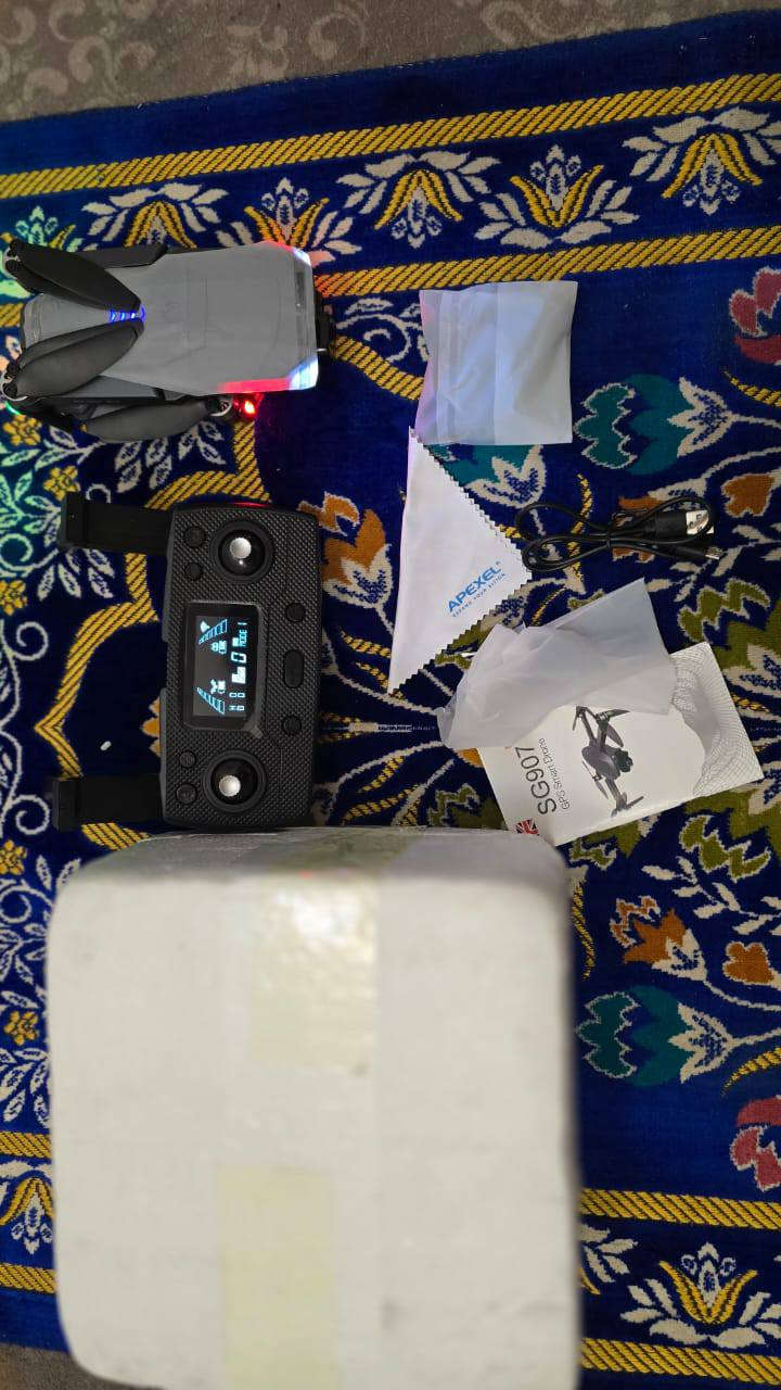 سلام عليكم شباب درون(SG907) غنيه عن تعريف مواصفاته كلش عاليه جوستك شاشه شحن تايبسي JPS رجوع ذاتي مدا 3كيلو ارتفاع 300 متر ثباتيه فول الفول 
مشكلته فقط ذراع تبديل لان طخت عندي بلحايط مشتريه 200 انطي سعر بما يرضي الله وبلعافيه عليك للعلم بطاريه وحده وريش اضافيه ودرنفيسه وبوكس


**إذا كنت صاحب هذا الإعلان وتريد حذفه لأي سبب، رجاءا أرسل رسالة إلى الدعم الفني**