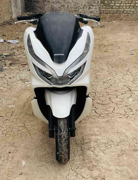 السلام عليكم
جيل ثالث2020  PCX

وارد كوري
كفالة عامة مال حاويه رمبة
حساس ازدحام
تدفئة باليدات
عقل رياضي  
 اللون ابيض صدفي شذرة
مشي معدل   بطناش

.......(اكرر دراجه مال حاويه)

السعر 16 وبيهة مجال

المكان بغداد المعامل   حي النصر

للاستفسار ***********  متواجد واتساب
