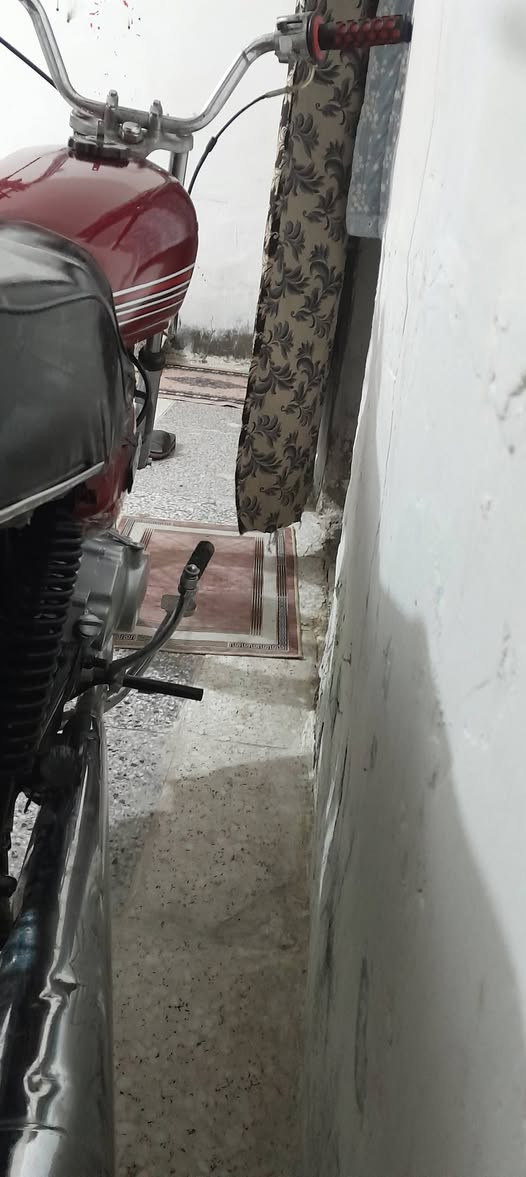 السلام عليكم
دراجه اربعه كير مكينه صفر جاج ناعمه تخبل مفتوحه ولفات مبدله شاصيهه مكفول دراجه كلشي ماعايزه الدراجه ادوات ادوات ادوات اوراقهه عندي ضاعن السعر 300 وبيهه مجال الشراي اتصل وبيك خير وتدلل ***********
