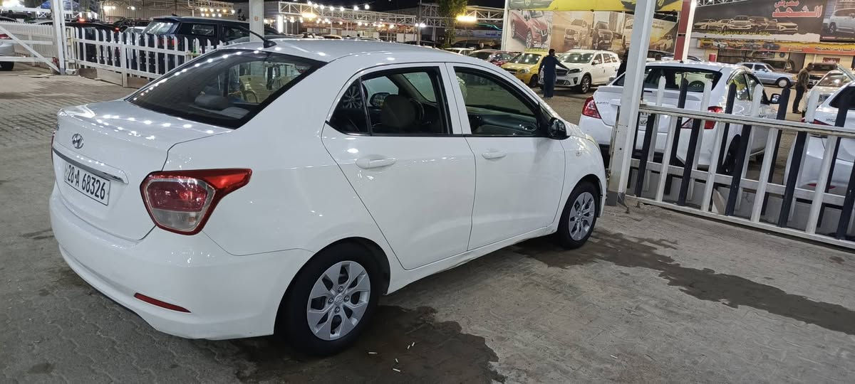 هونداي i10 للبيع موديل 2016 رقم نجف دولي شرط التحويل
بيه صبغ موضح بالصوره وبارد قليل بالباب الخلفي السياره كير ومحرك وحداديه وتخم تاير بلكارتون 
سعر السياره 85 وبيه مجال قليل 
اي استفسار الاتصال ***********
مكان السياره بلنجف
