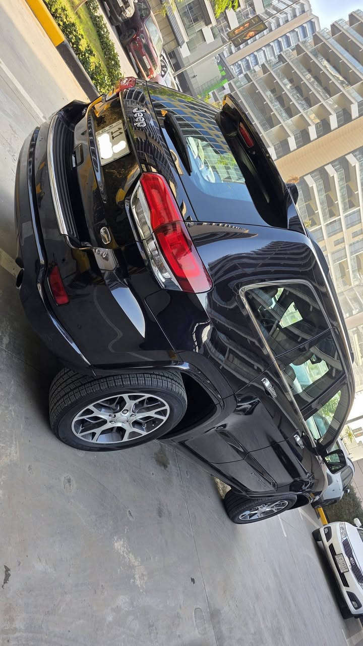 السلام عليكم انسب من هيج سعر ماكو بعد قفل 285 ورقه . اوفرلاند خليجي 2020 اعلى فئه محرك 3600 . ماشيه 70 الف ميل رقم بغداد سنويه بأسمي مكفوله من الحادث والصبغ والتبديل والحالوب حتى الدعاميات مكفوله . بيها فقط اصبعين بارد . كير محرك صدر فورويل كله مكفول تايرات جديده مبيها اي نقص الحمد لله . مكاني بغداد السيدية *********** . *********** . تحياتي للجميع والكل على راسي وبالعافيه الي تكون من نصيبه
