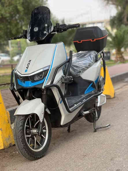 سلام عليكم شباب دراجه شحن البيع ليثيوم شركه الصقر دراجه ((زيرو زيرو غير مستخدم )) اليوم أخذتها وصل المعرض موجود   دراجه ع وضع الشركه زيرو امانت الله ورسوله  تجي وشوف بعينك دراجه عالميه والله 🔥 مواصفاتها. تخبل 

الموديل 2025
البطاريه ليثيوم فوسفات الحديد 
التحويلات 1.2.3
السرعه 85
ملف 2000W
 اطارتً جوبلس 
نشره ليله 
بريكات دسكات دهن هدروليك 
درع حديد 
تشغيل عن بعد 
جهاز إنذار 
قفل ستيرن 
جنطه خلفيه 
مساحه تخزين تحت الكشن كبيره 
أشاير رباعيه 
نضام رجوع ال خلف R
نضام ABS
نضام USB
شاحنه تدعم الشحن السريع  ولايقاف ذاتي 
لونها مميز كلش تجي لونين لأبيض والـ اسود 
الدراجه مشحونه شحنه وحده فقط 
كشن vib
دراجه تخبل والله 

اي استفسار اتصال

***********

العنوان بغداد
