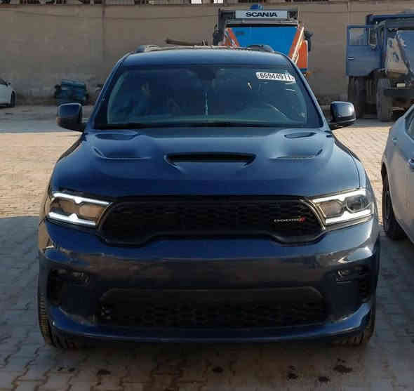 رقم السيارة : بغداد
موقع السيارة : كوت
نوع السيارة : دوج دورنكو sxt plus  
موديل السيارة : 2021
المسافة المقطوعة 12 الاف 
محرك 3600 V6

مواصفات:

بصمة تشغيل 
بصمة ابواب 
كشنات مخمل حضن 
كشنات كهربائي 
كشنات تدفئة 

تدفئة ستيرن

 

وضعيات قيادة (eco) (sport) 
مقاعد صف ثالث 

دفع رباعي 4*4
صندوك كهربائي 
تشغيل عن بعد 
تبريد 3 قطع 
شاشة كبيرة 
نظام ملاحة خرائط 

مانع انزلاق 
حساسات خلفية
لايت زينون LED
مدخل AUX ابل كاربلاي

اوتو ستوب توقف ذاتي 

ملاحظات: السيارة مكفولة جديدة ما شاء الله عليها بالعآفية على يآخذهآ ويرزق الجميع بوحدة نفسها 
علمآ ان حادثه فقط بنيد مبدل وصور الحادث موجودة
السعر315 ورقة وبيهة مجال 

للأستفسار :
***********
