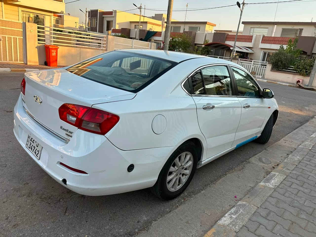 للبيع شيري ايستار 
***********
السعر 65 بيها مجال بسيط 
كير مكينه نيسان سني قبغ اسود
بيها منضومه غاز 
موديل 2014 
الون ابيض 
فتحه (سلايت)
كاميرا
منضومه زنون كامل  
كير محرك بشرط 
ويل كب 
كشن جلد +كهرباء 
كشن هيتر
سنويه رقم جديد  2029ثاني يوم تحويل 
مكان السياره ديالى خانقين
